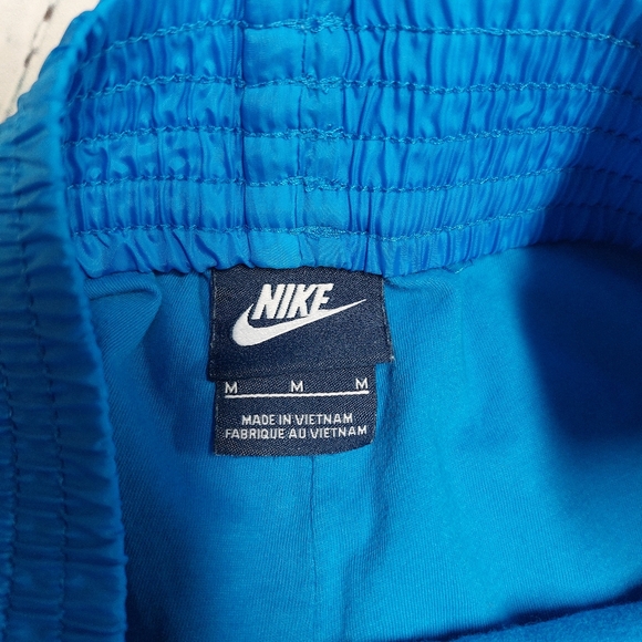 Nike lined women's running shorts - Picture 3 of 6